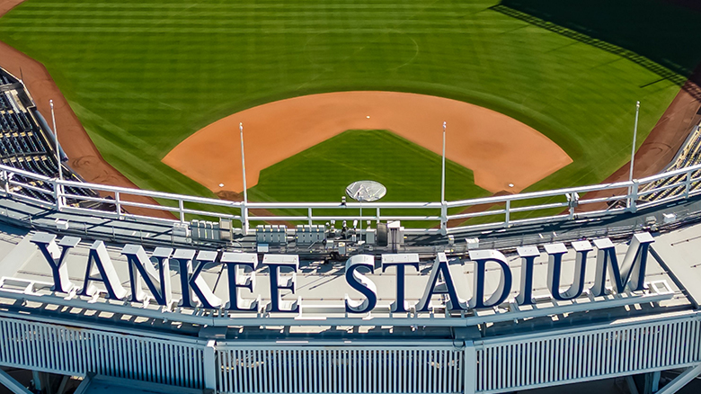 Ranking Yankee Stadium’s new concessions: Chicken wings, garlic bread, Mister Softee